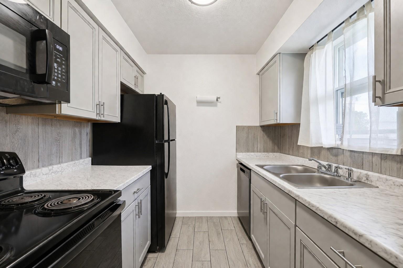 200 Monterrey St # A & B, Elgin, TX 78621