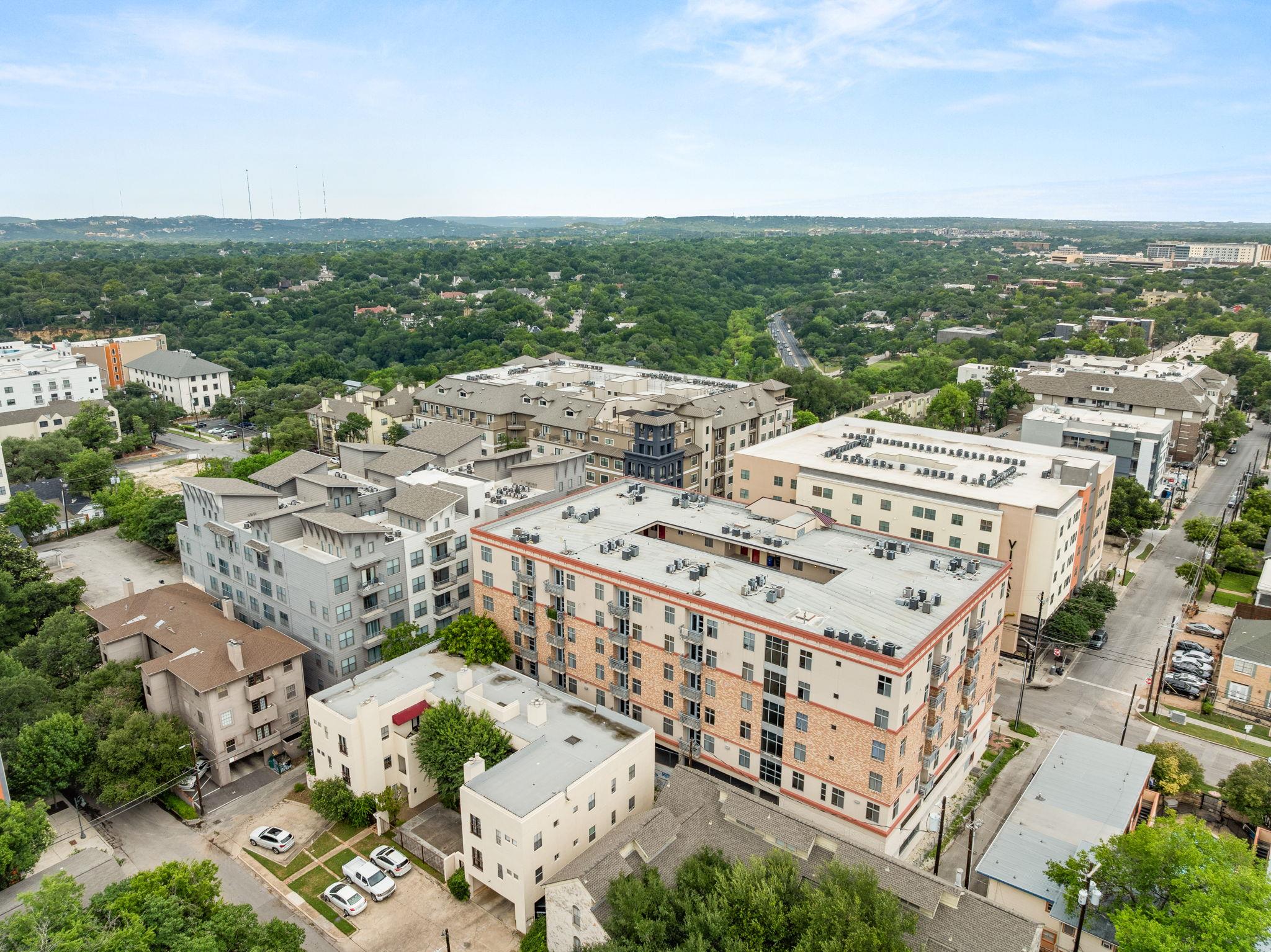 711 W 26th St # 303, Austin, TX 78705