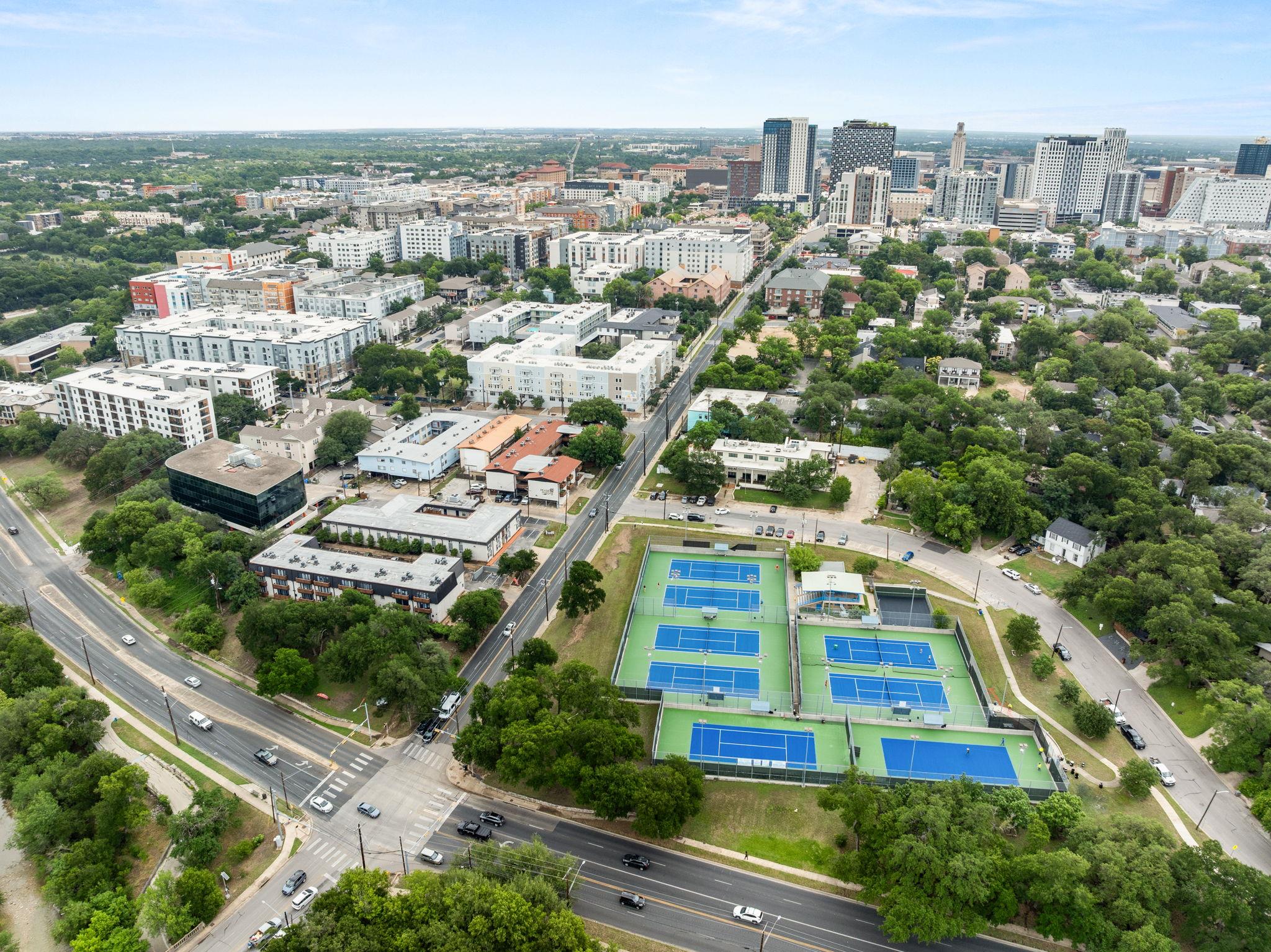 711 W 26th St # 303, Austin, TX 78705