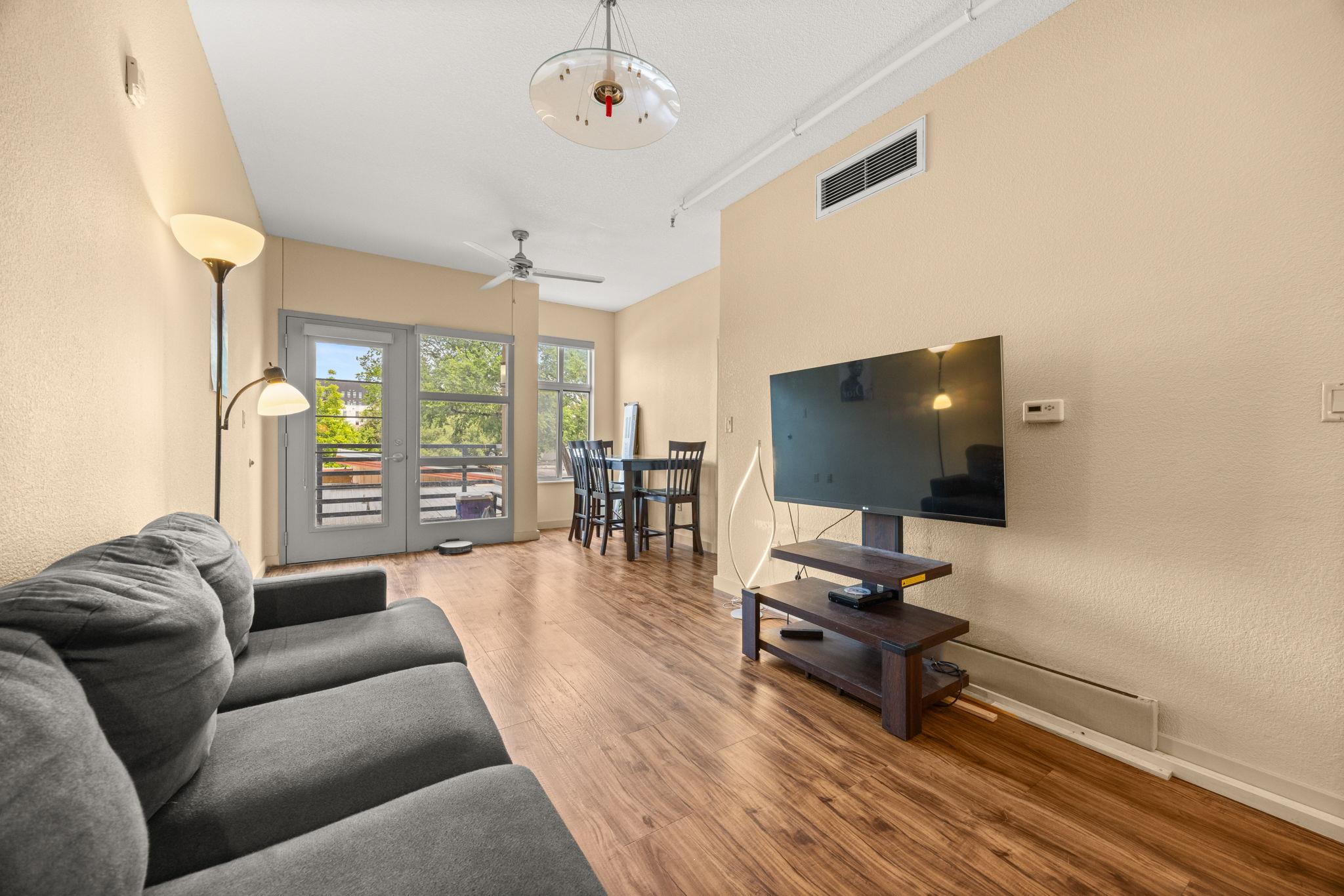 711 W 26th St # 303, Austin, TX 78705