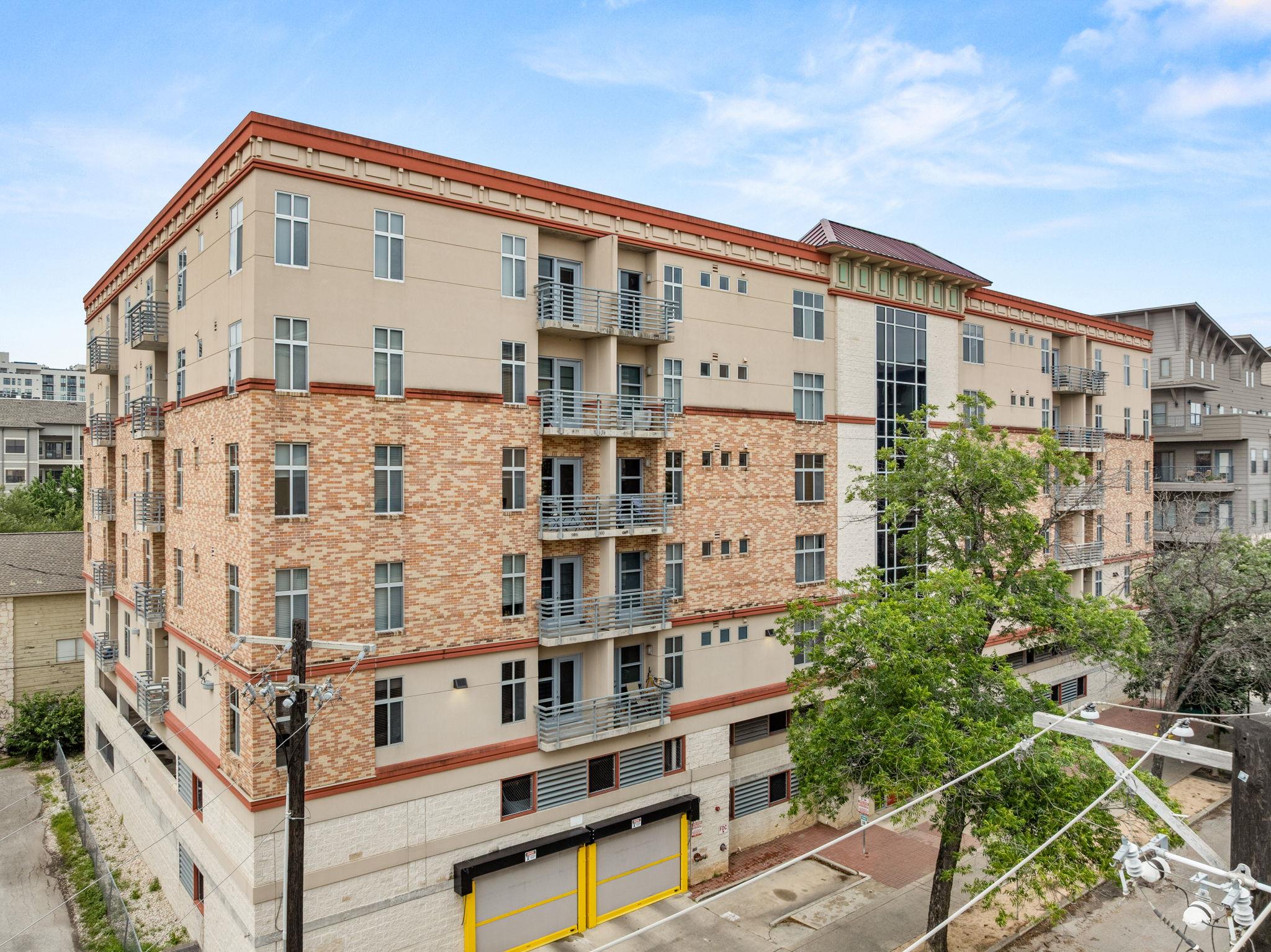 711 W 26th St # 303, Austin, TX 78705