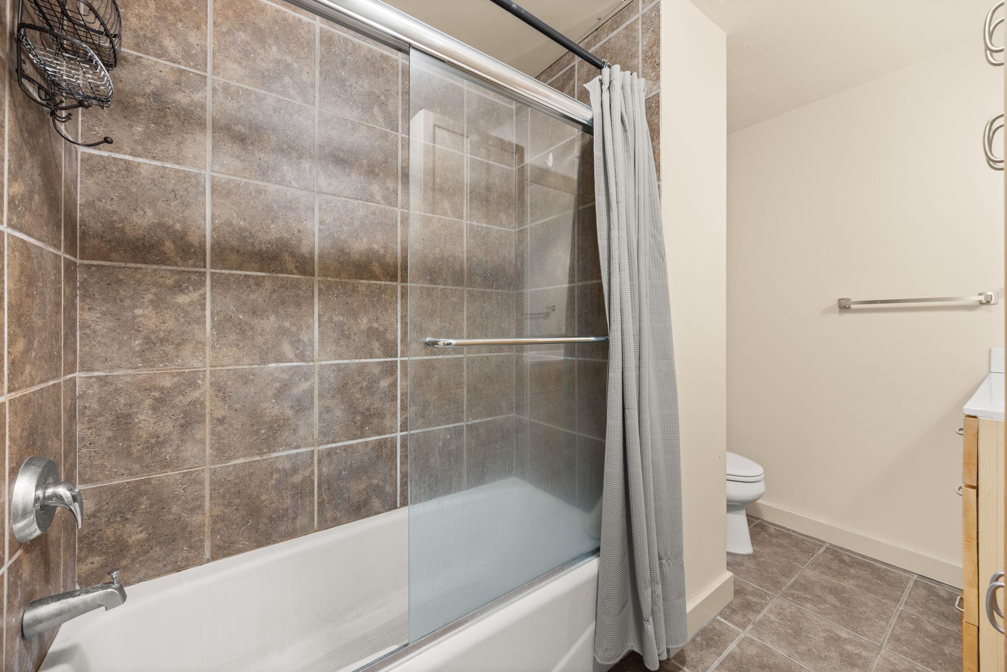 711 W 26th St # 303, Austin, TX 78705