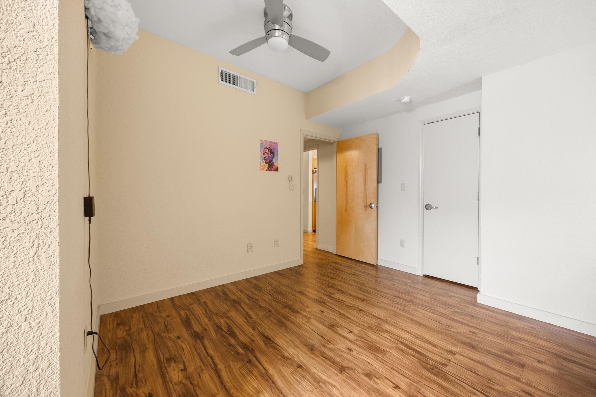 711 W 26th St # 303, Austin, TX 78705