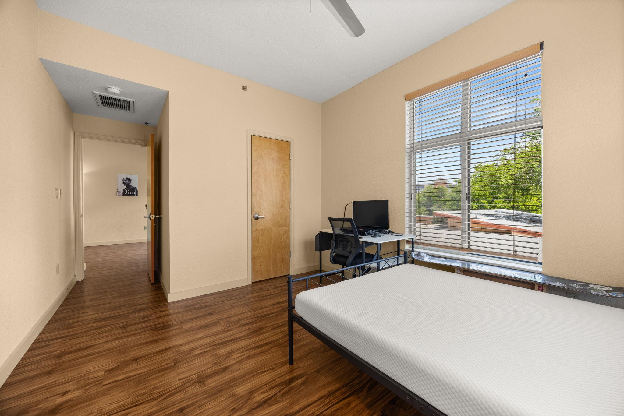 711 W 26th St # 303, Austin, TX 78705