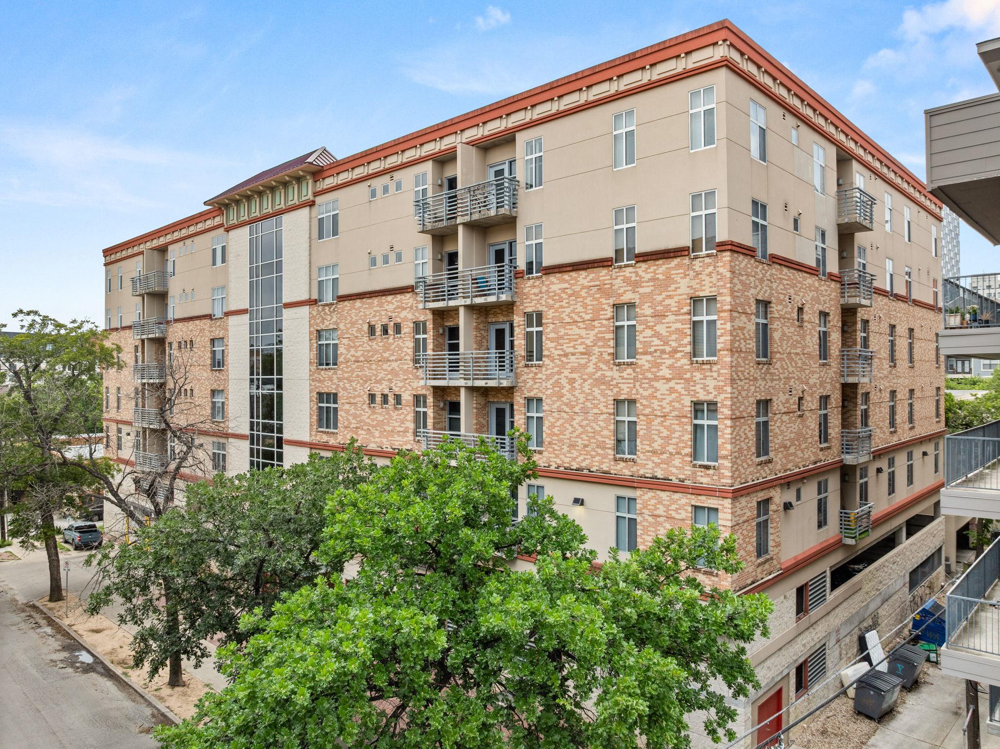 711 W 26th St # 303, Austin, TX 78705