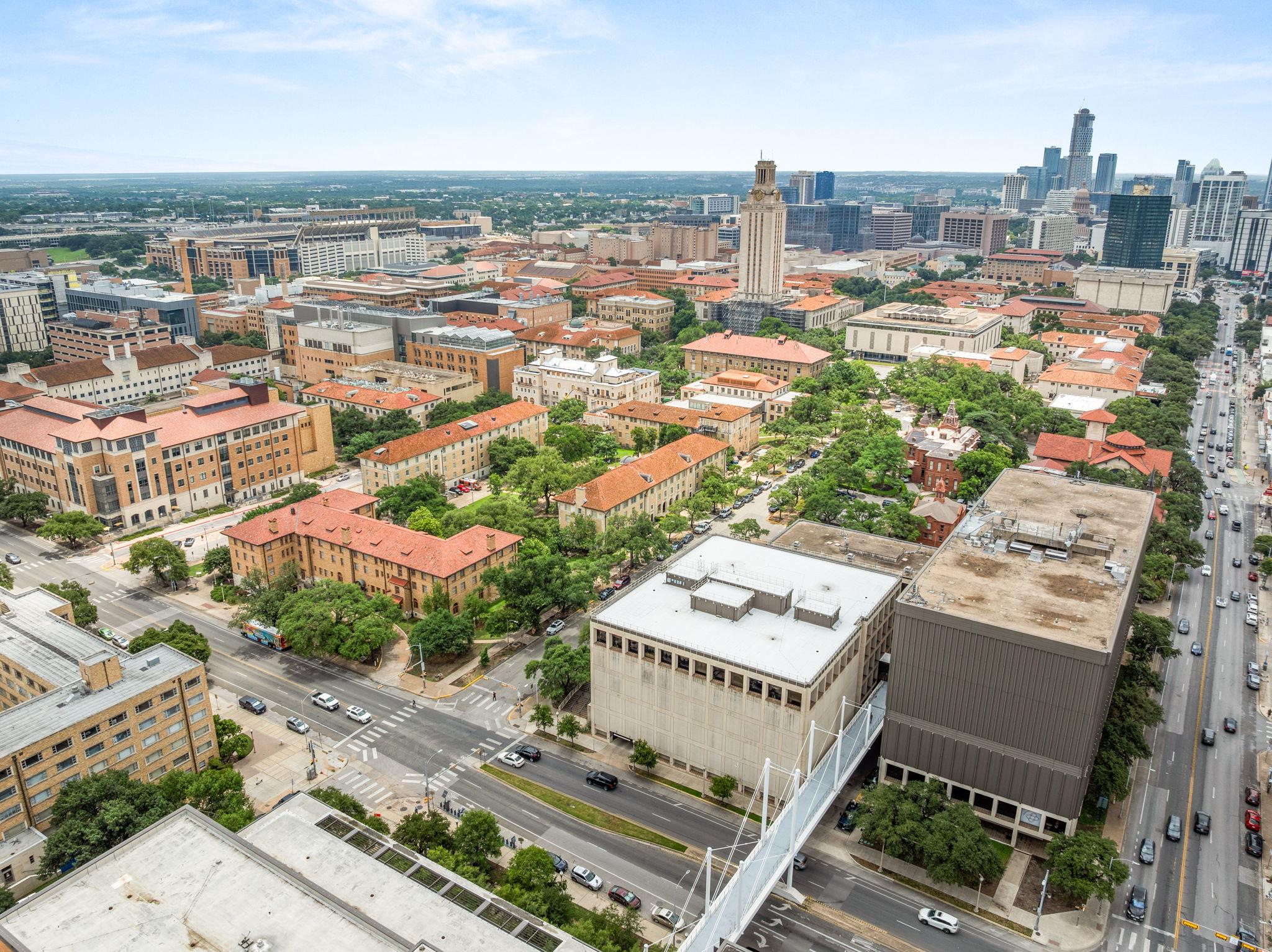 711 W 26th St # 303, Austin, TX 78705