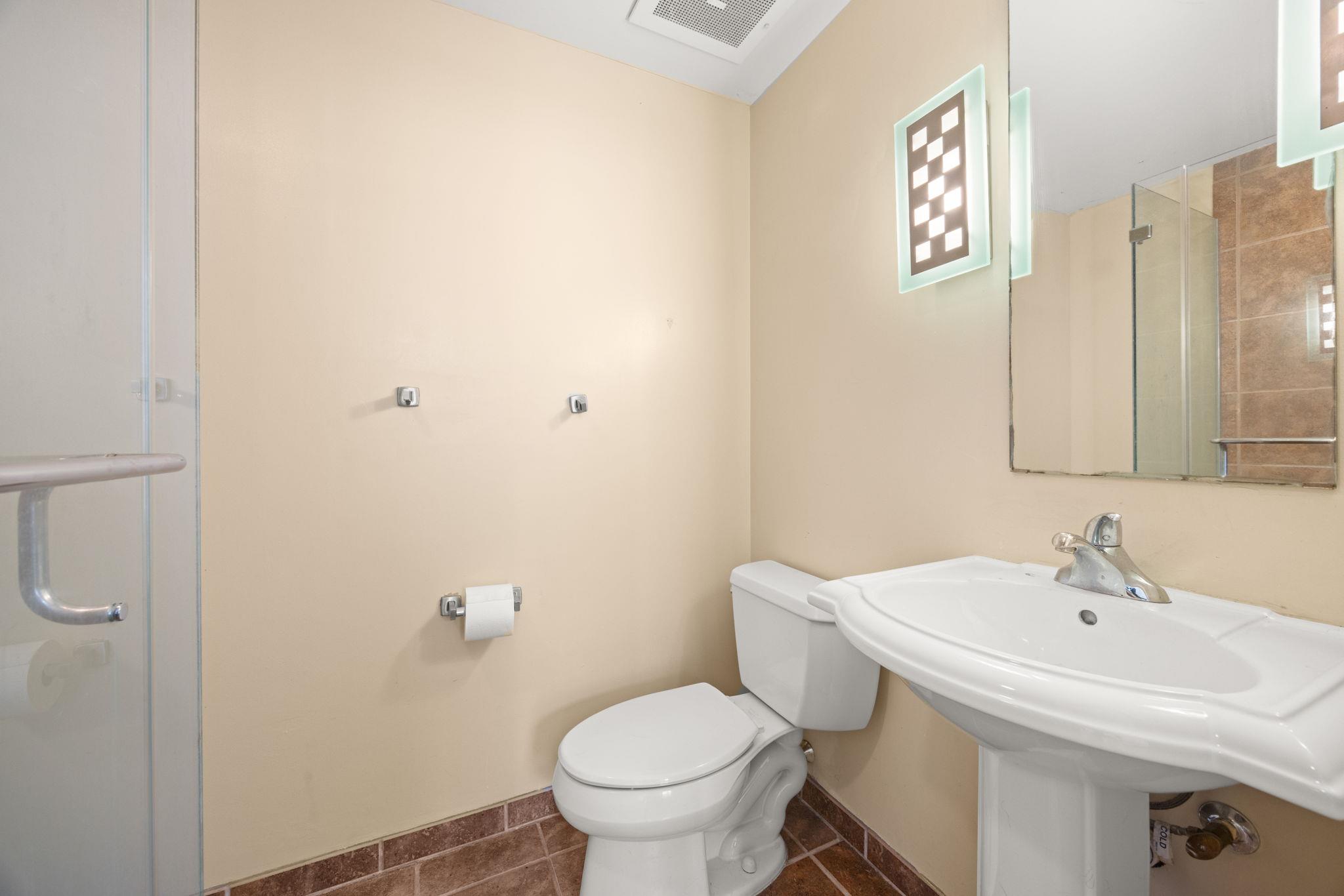 711 W 26th St # 303, Austin, TX 78705