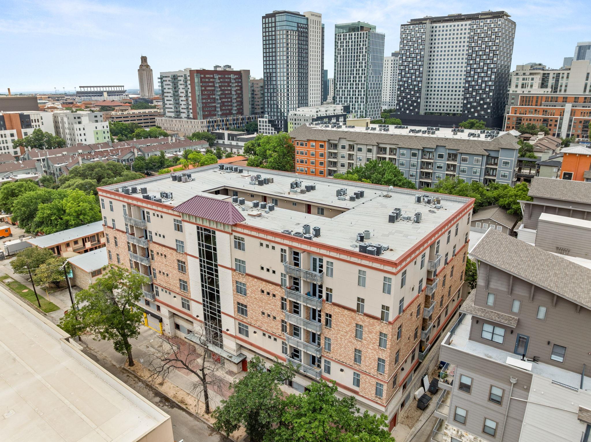 711 W 26th St # 303, Austin, TX 78705