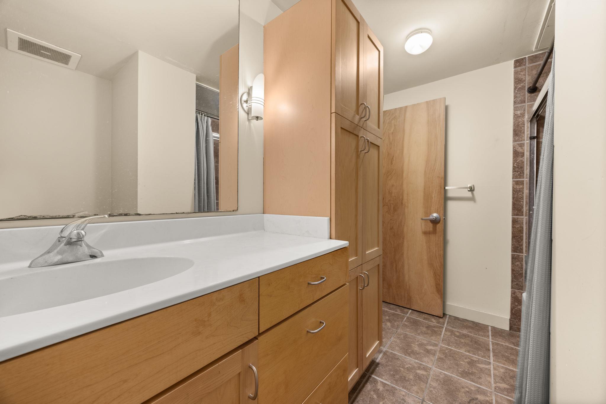 711 W 26th St # 303, Austin, TX 78705