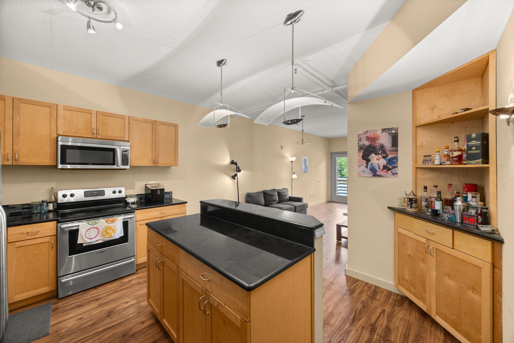 711 W 26th St # 303, Austin, TX 78705