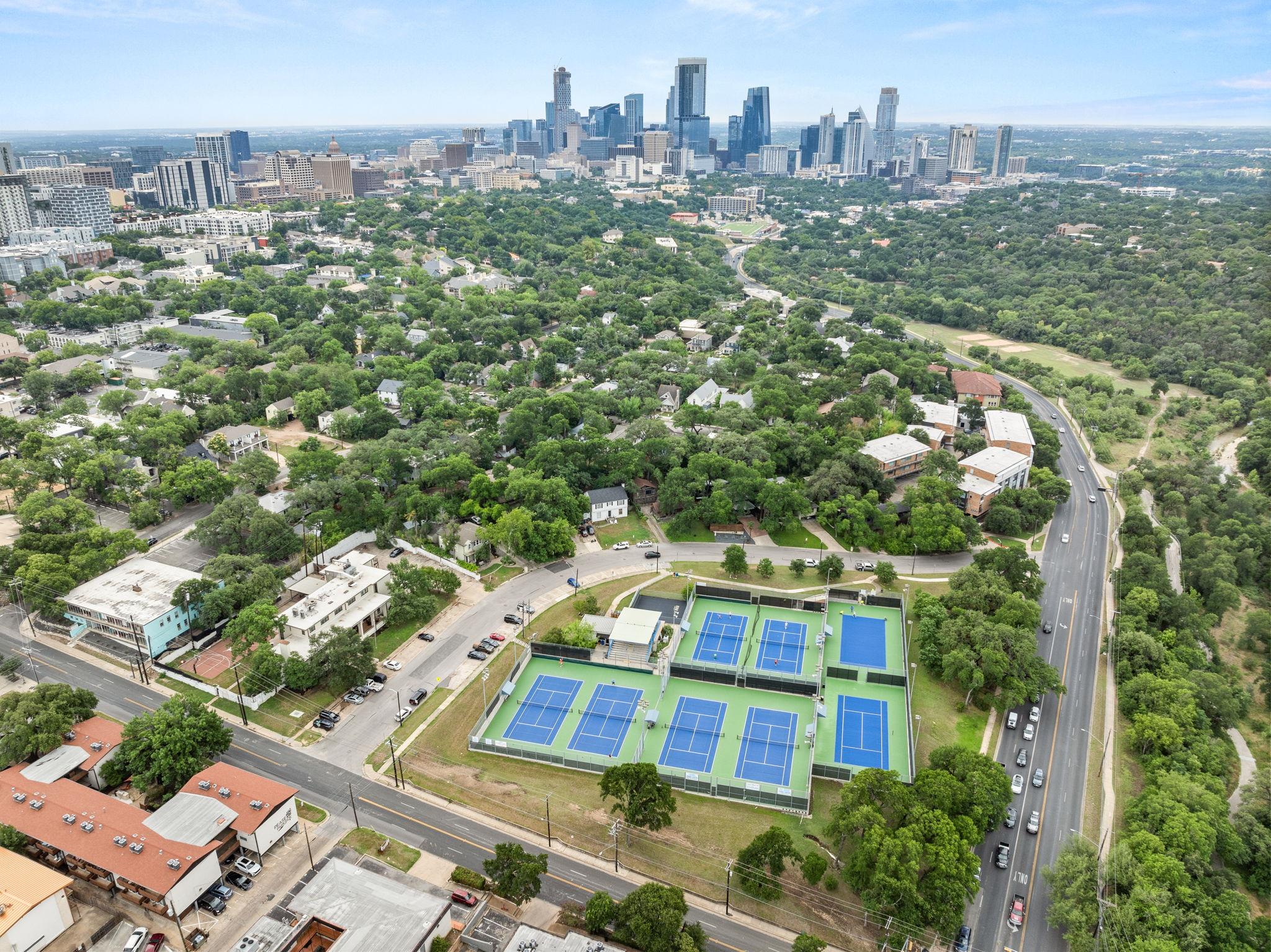 711 W 26th St # 303, Austin, TX 78705