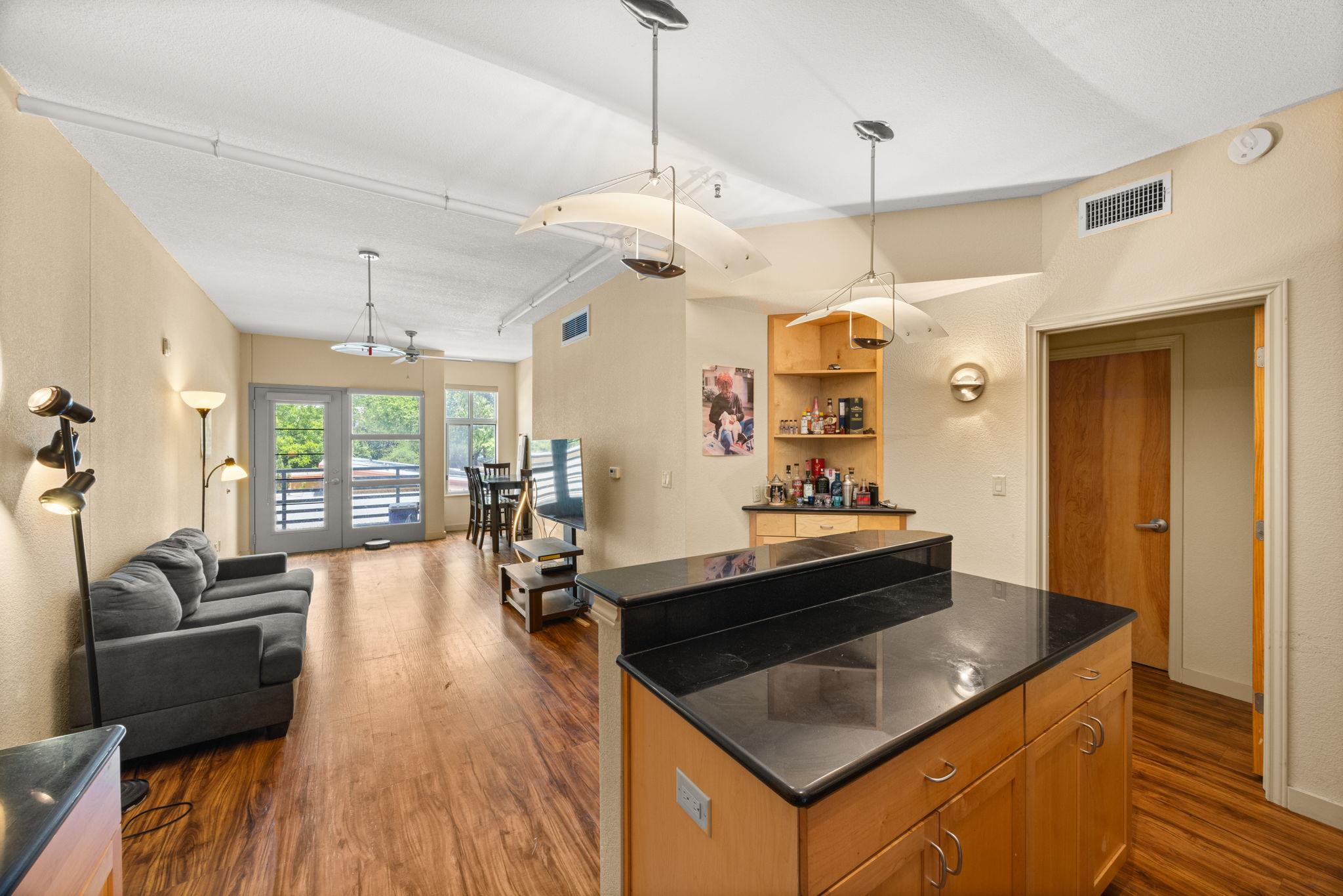 711 W 26th St # 303, Austin, TX 78705