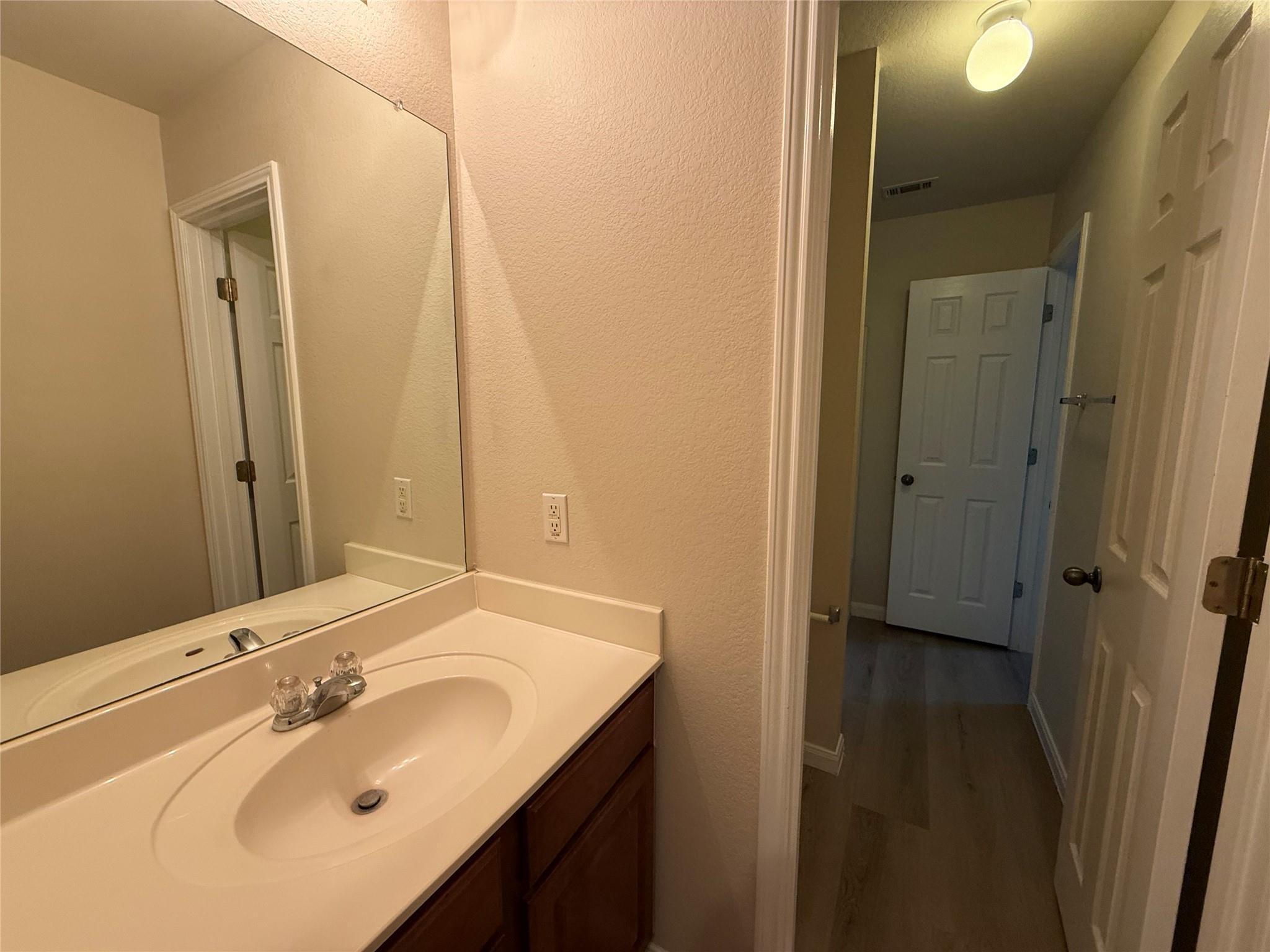 125 Ashwood S, Kyle, TX 78640