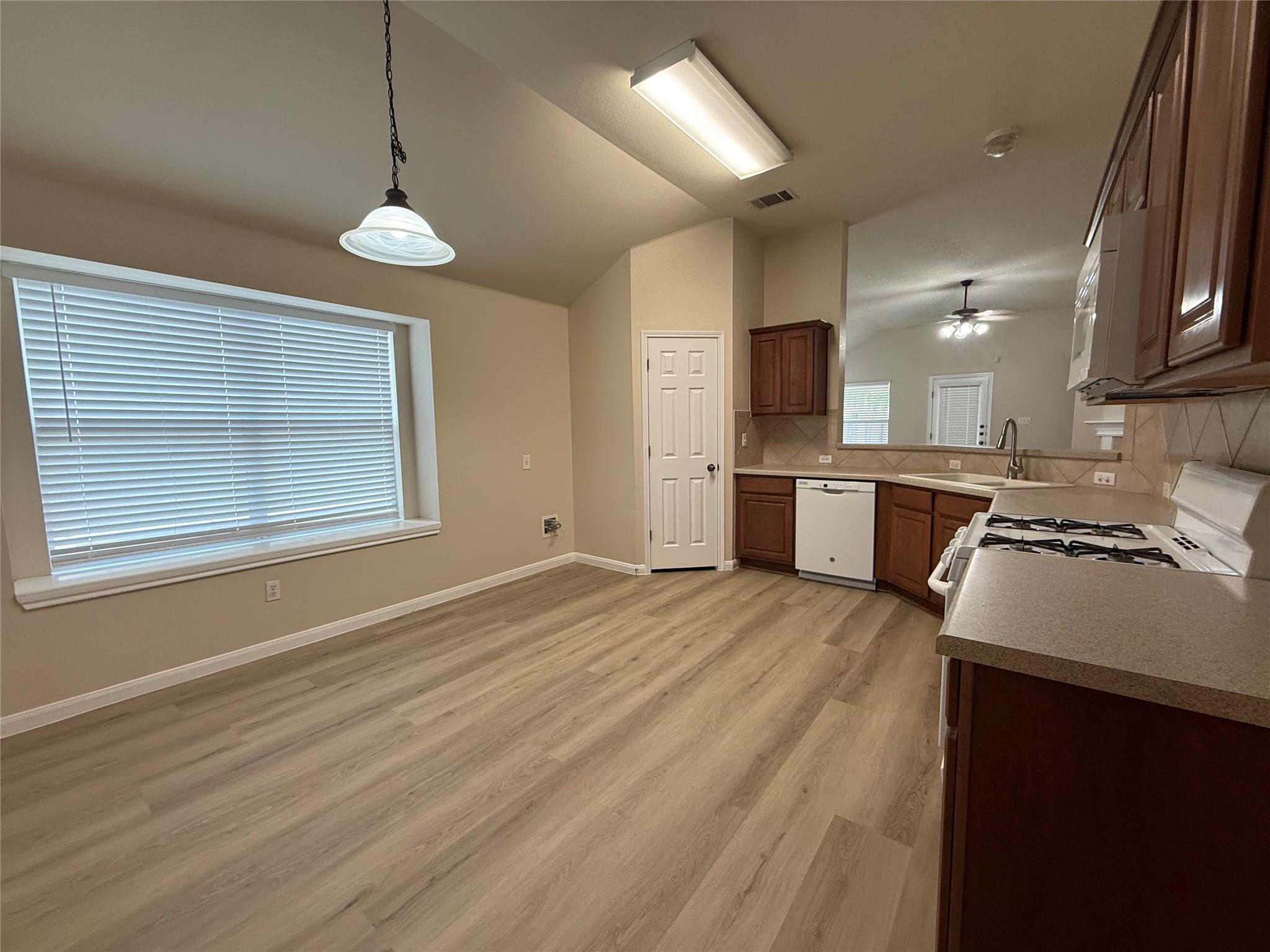 125 Ashwood S, Kyle, TX 78640