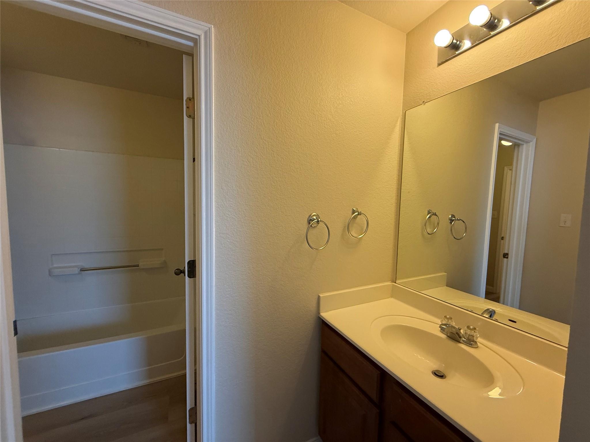 125 Ashwood S, Kyle, TX 78640