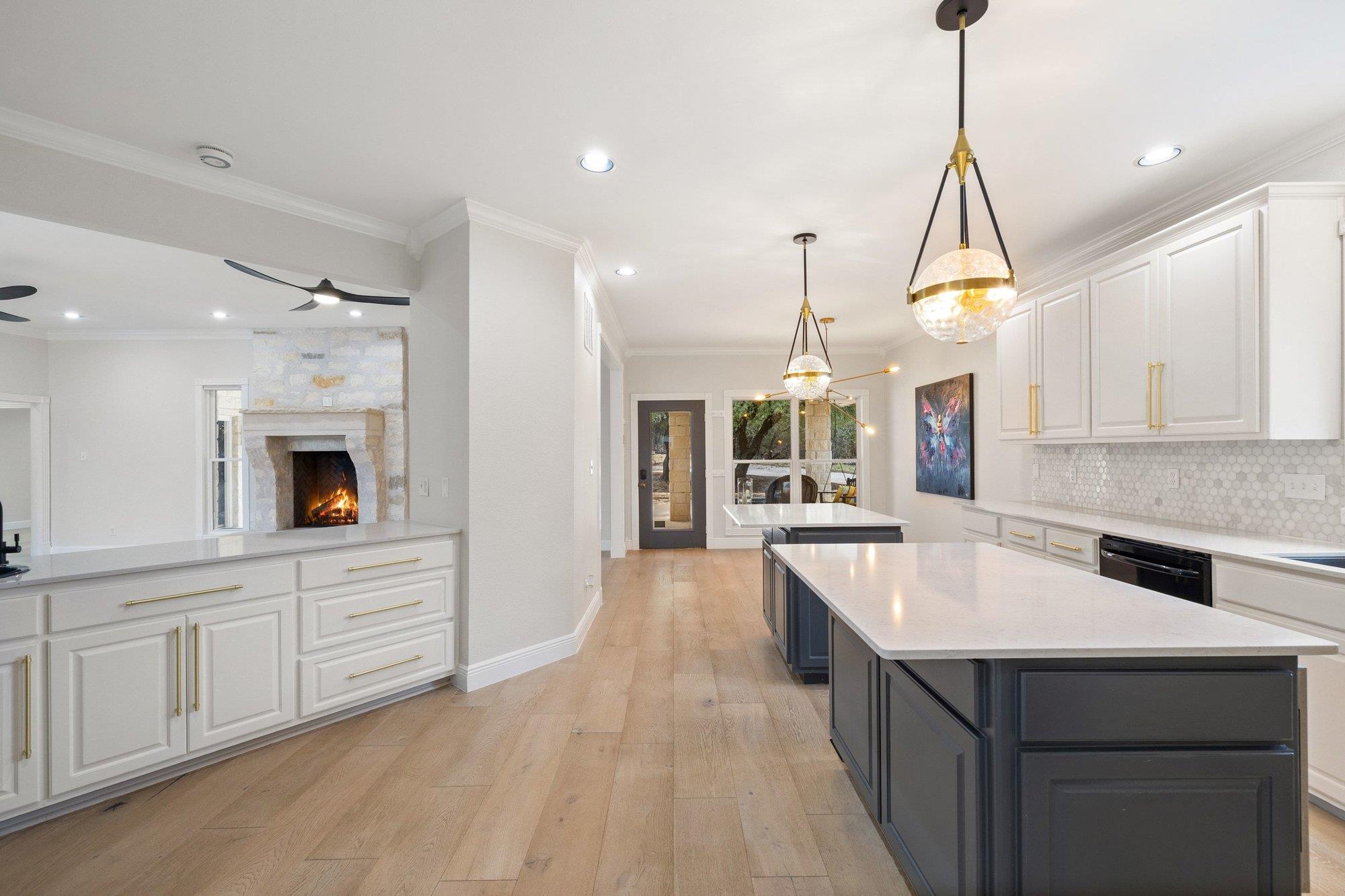 4915 Canyon Ranch Trl, Spicewood, TX 78669