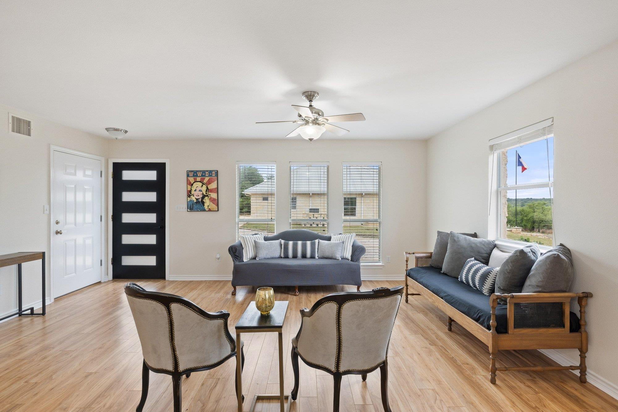 4915 Canyon Ranch Trl, Spicewood, TX 78669