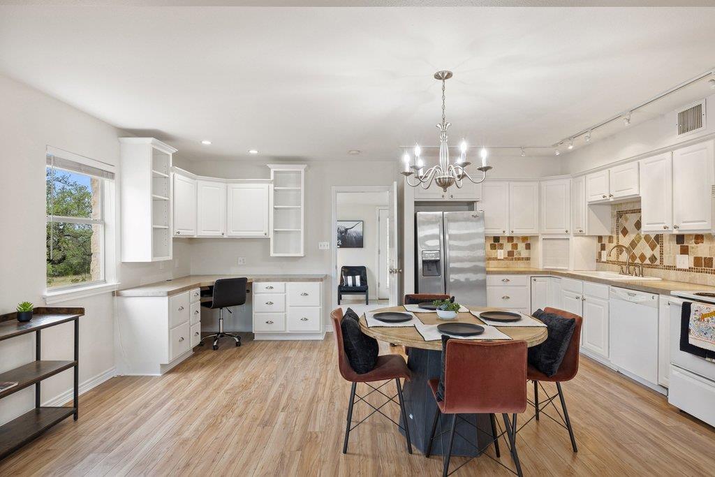 4915 Canyon Ranch Trl, Spicewood, TX 78669