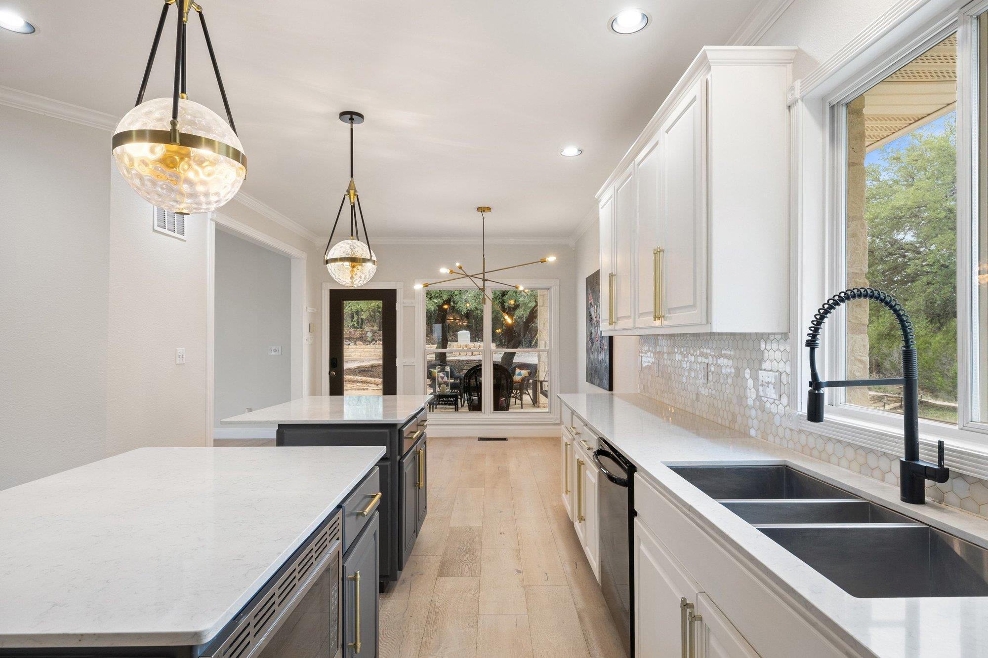 4915 Canyon Ranch Trl, Spicewood, TX 78669