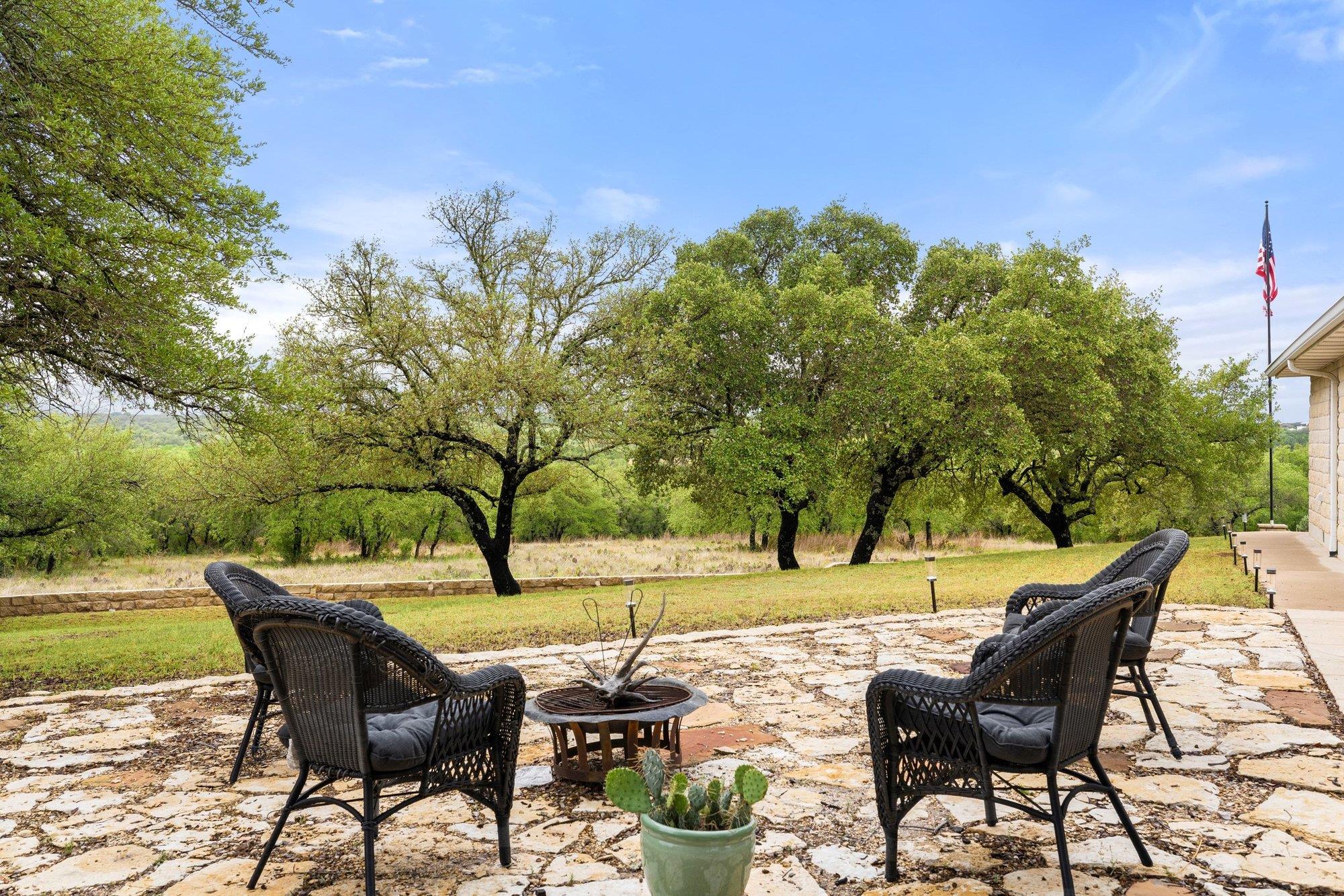4915 Canyon Ranch Trl, Spicewood, TX 78669