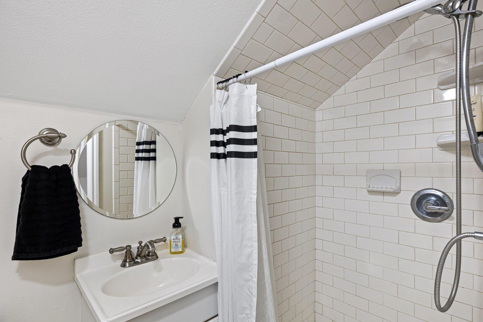 4915 Canyon Ranch Trl, Spicewood, TX 78669