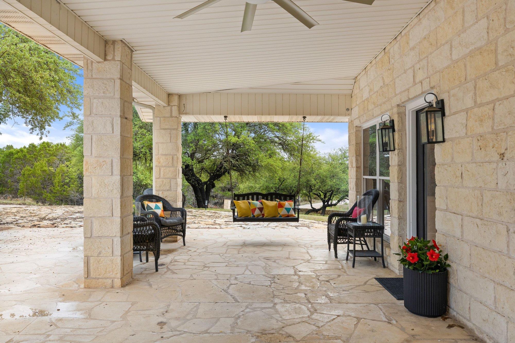 4915 Canyon Ranch Trl, Spicewood, TX 78669