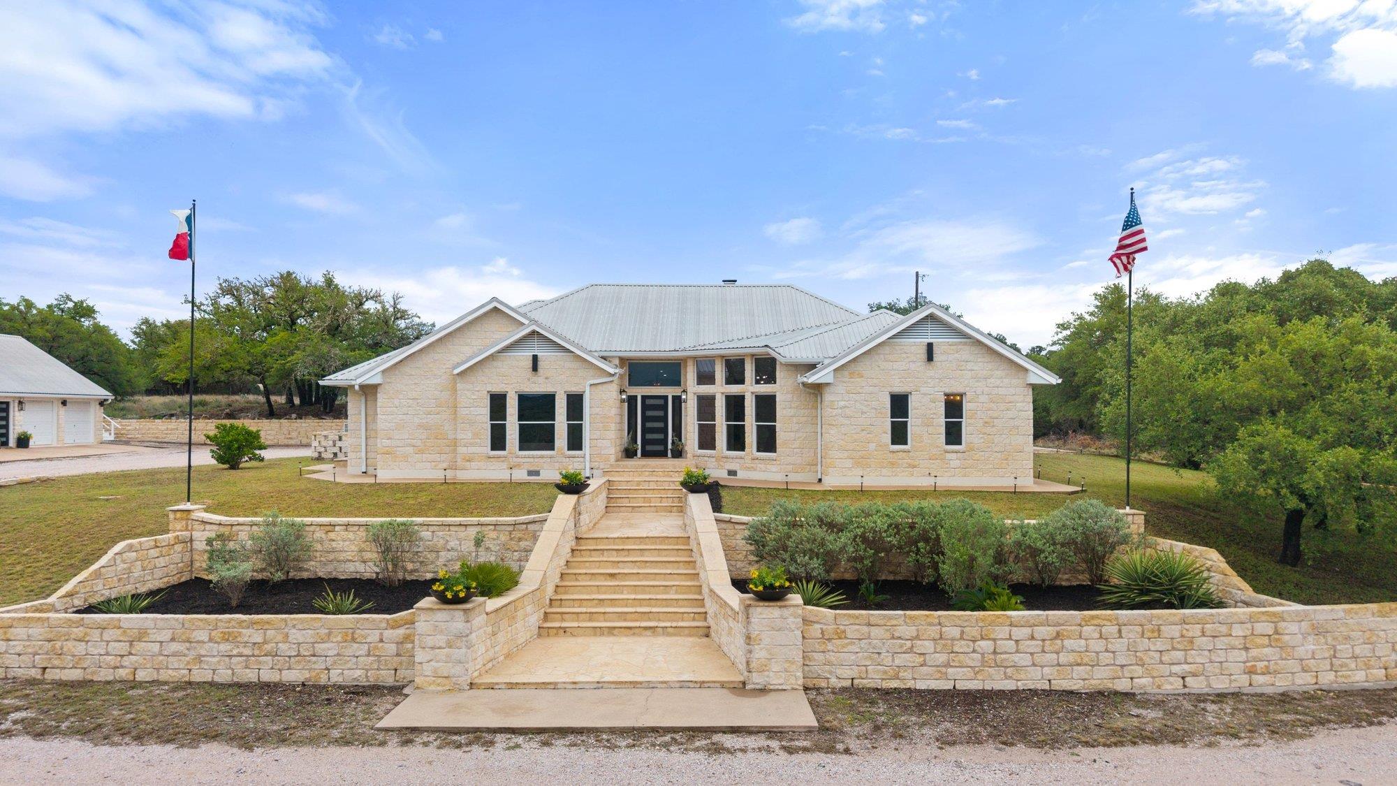 4915 Canyon Ranch Trl, Spicewood, TX 78669