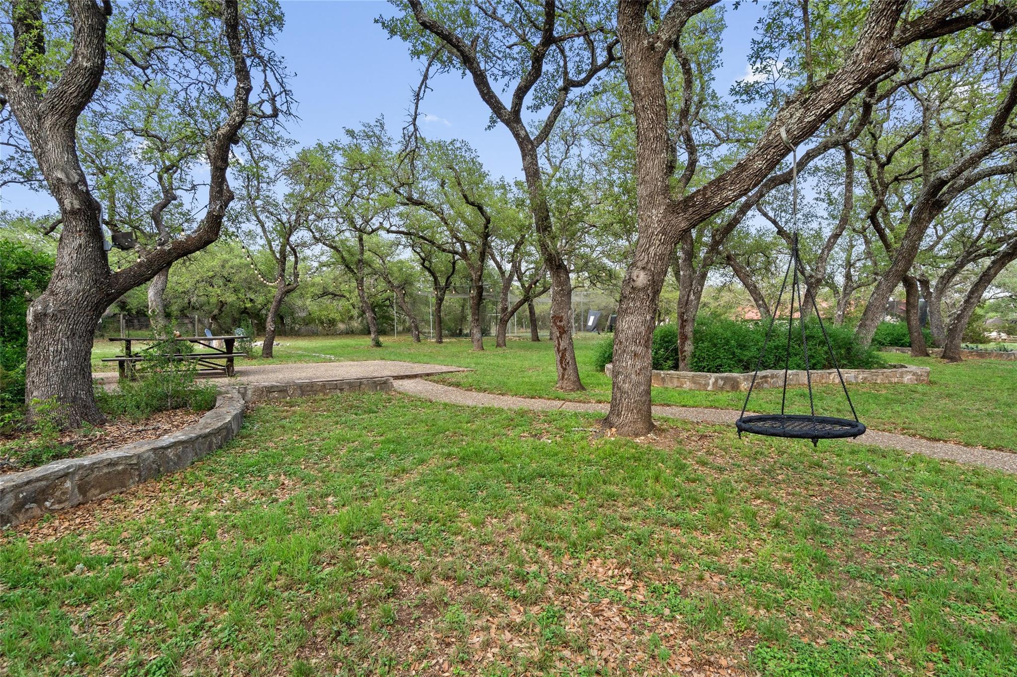 606 Winchester Dr, Dripping Springs, TX 78620
