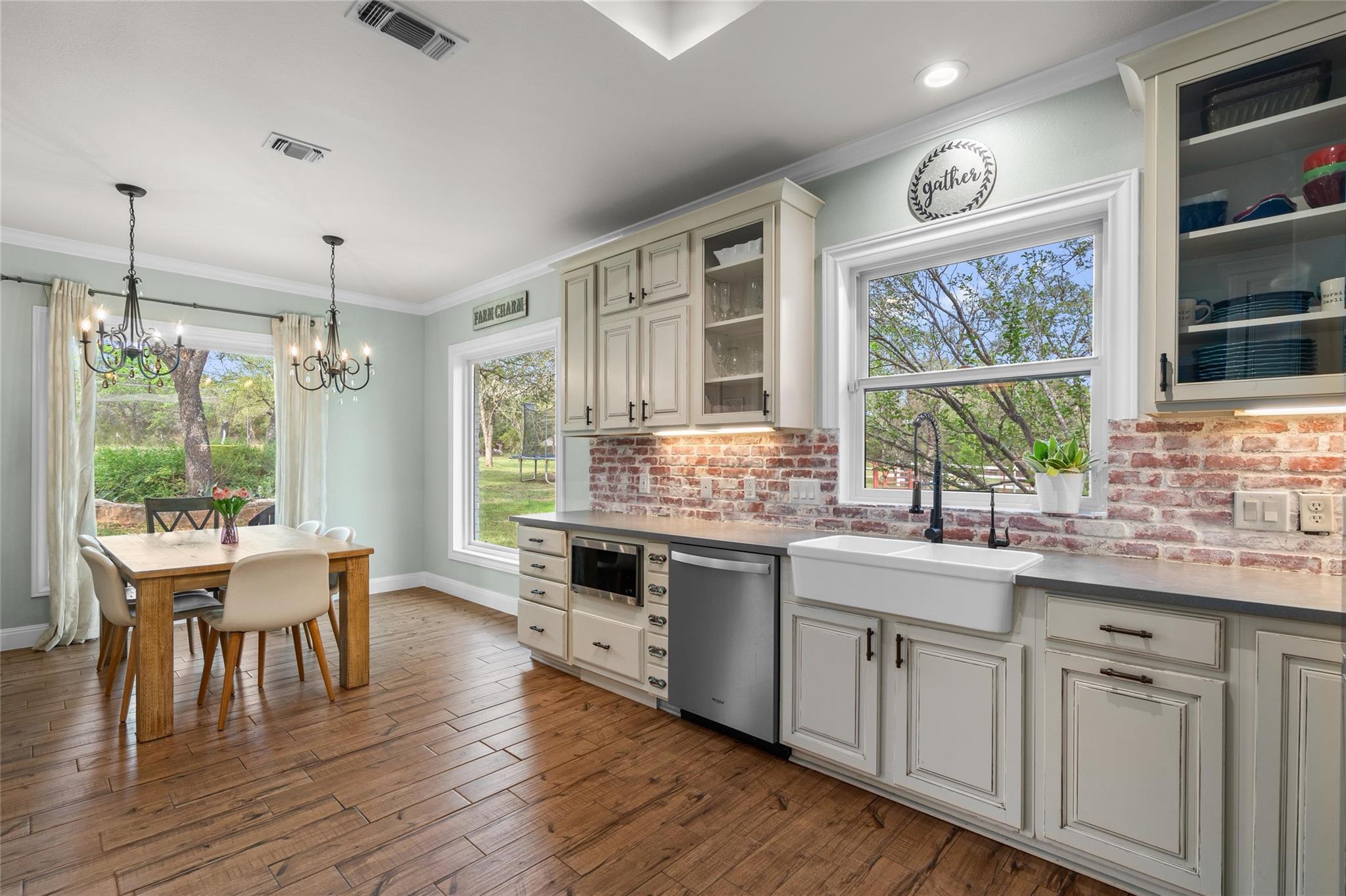 606 Winchester Dr, Dripping Springs, TX 78620