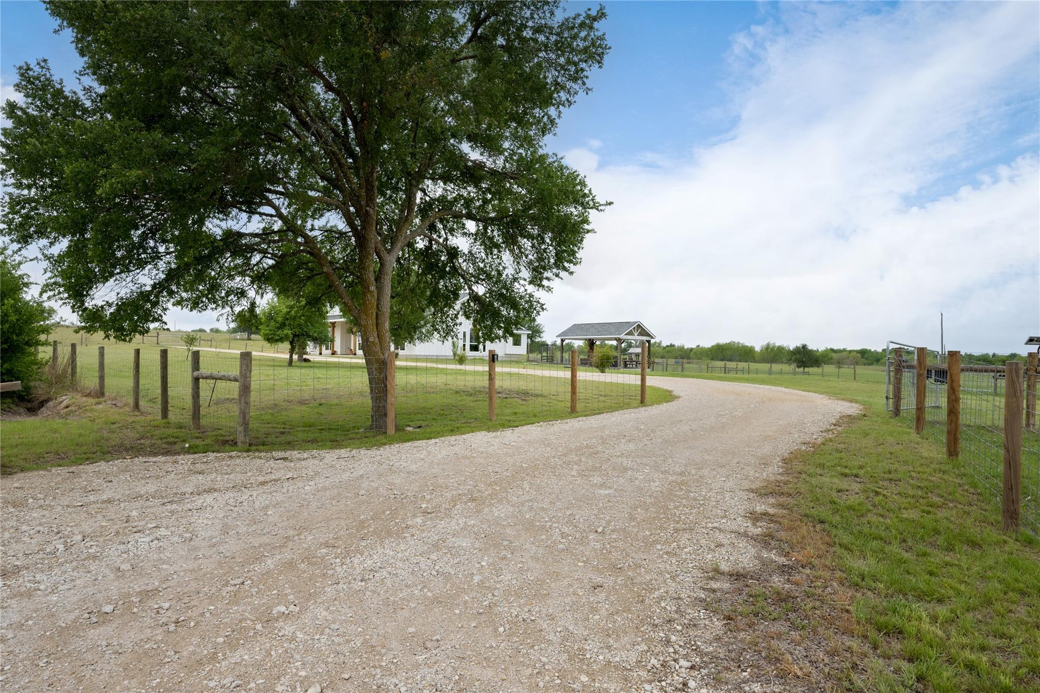 1854 County Road 464, Elgin, TX 78621