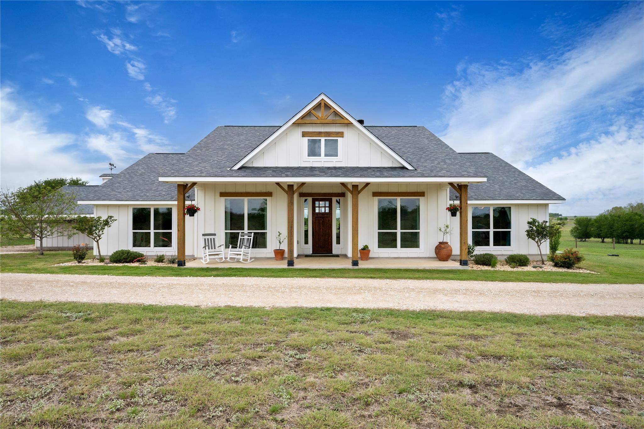 1854 County Road 464, Elgin, TX 78621