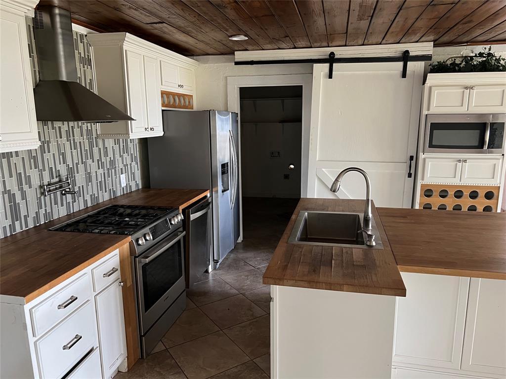 17313 W BEACH Rd, Austin, TX 78734