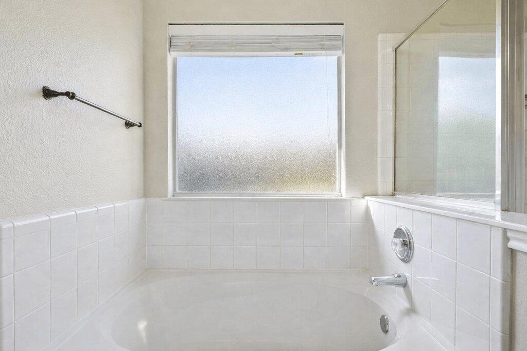 1201 Ridgewood Dr, Leander, TX 78641