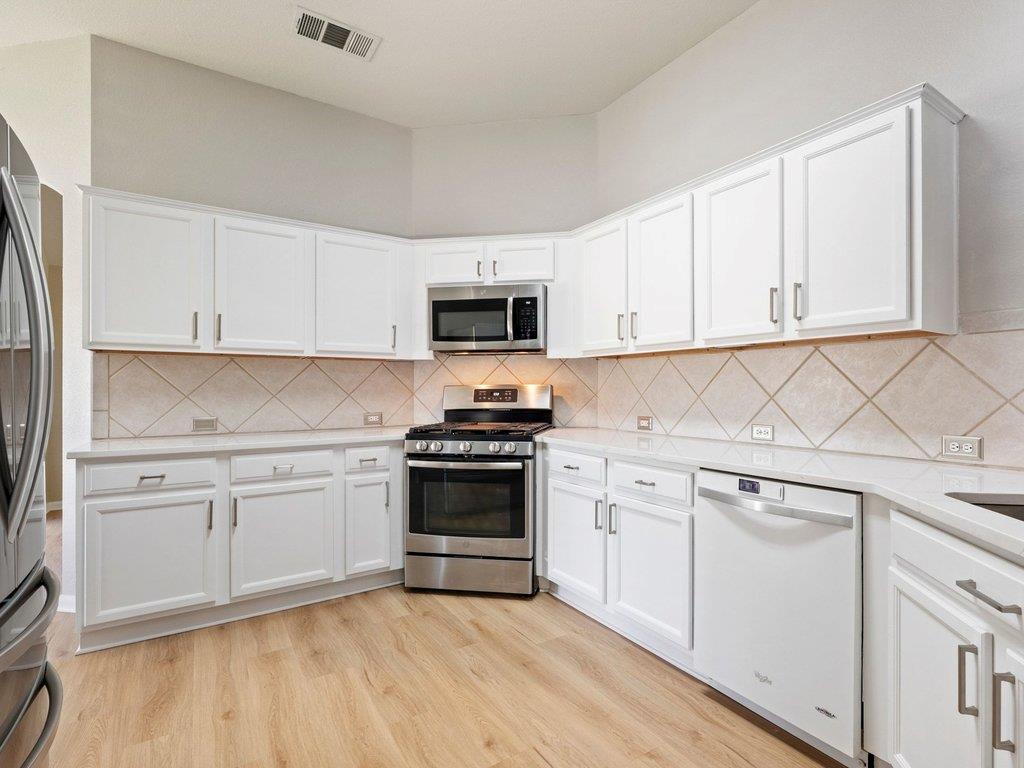 1201 Ridgewood Dr, Leander, TX 78641