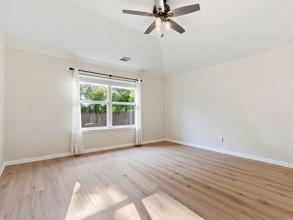 1201 Ridgewood Dr, Leander, TX 78641