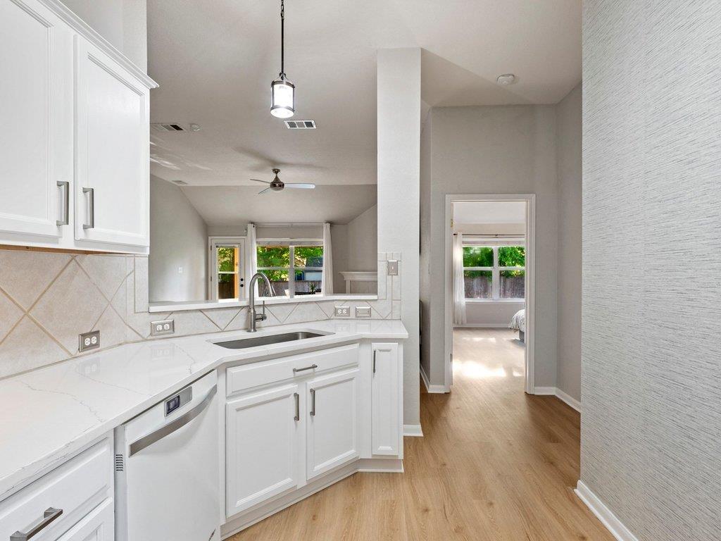 1201 Ridgewood Dr, Leander, TX 78641