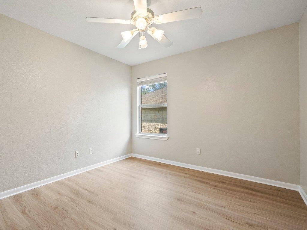 1201 Ridgewood Dr, Leander, TX 78641