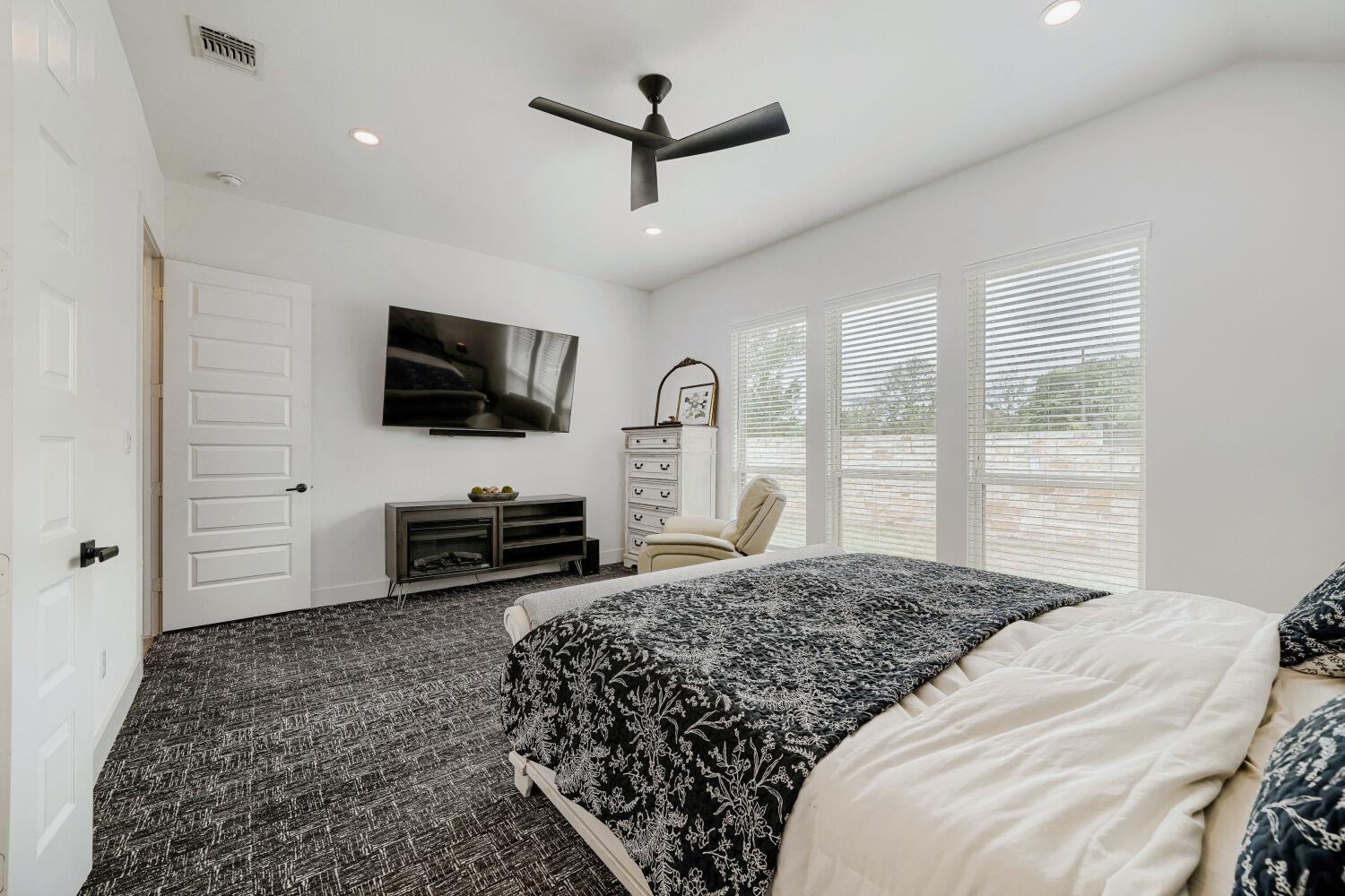 127 Old Glory Loop, Kyle, TX 78640