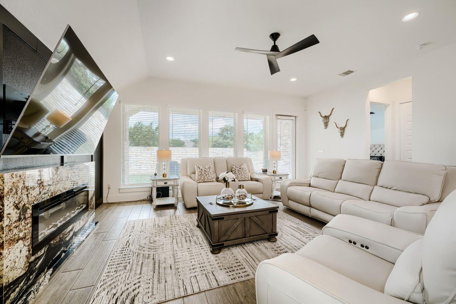 127 Old Glory Loop, Kyle, TX 78640