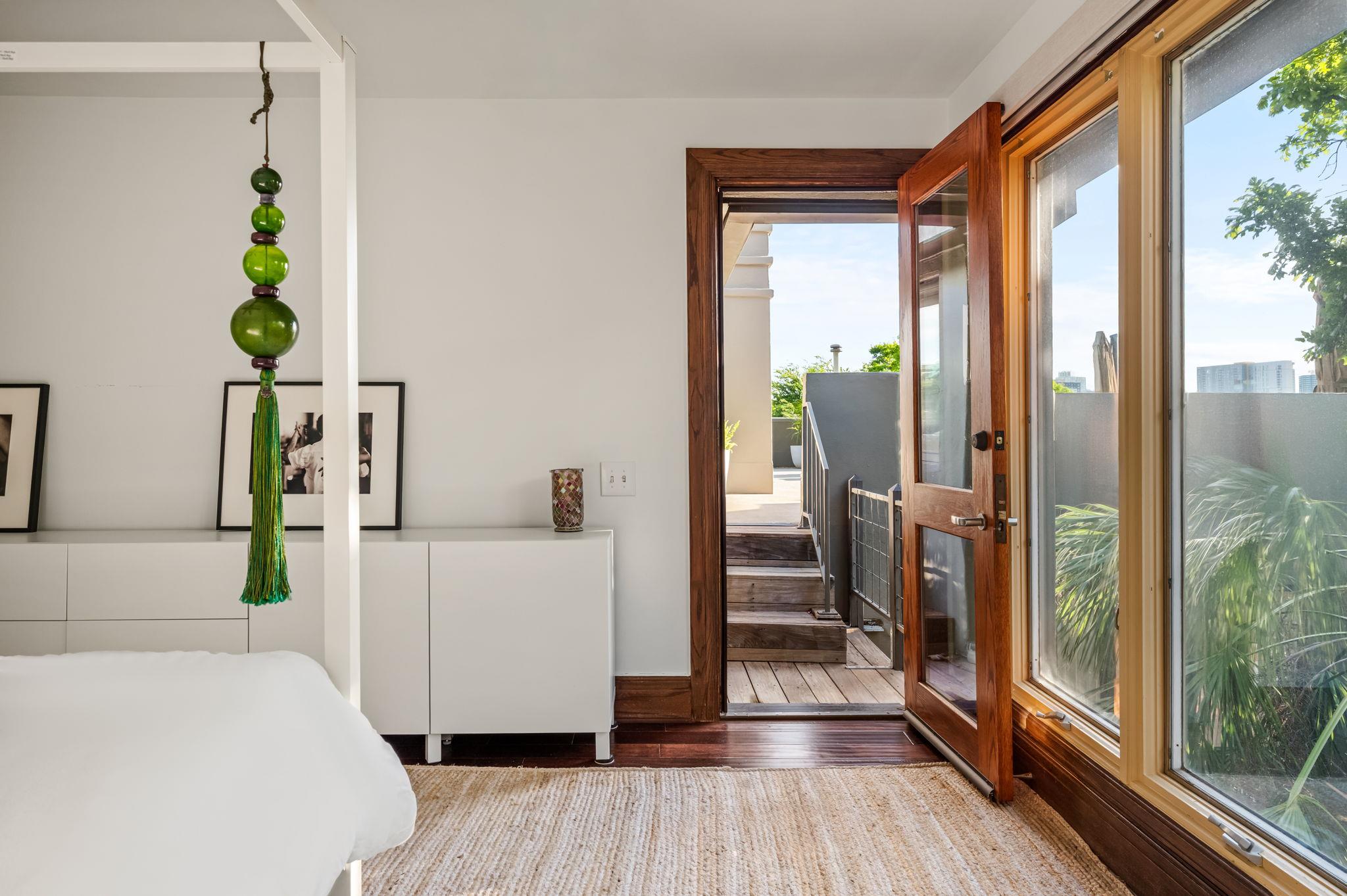 1111 W 12th St # 107, Austin, TX 78703