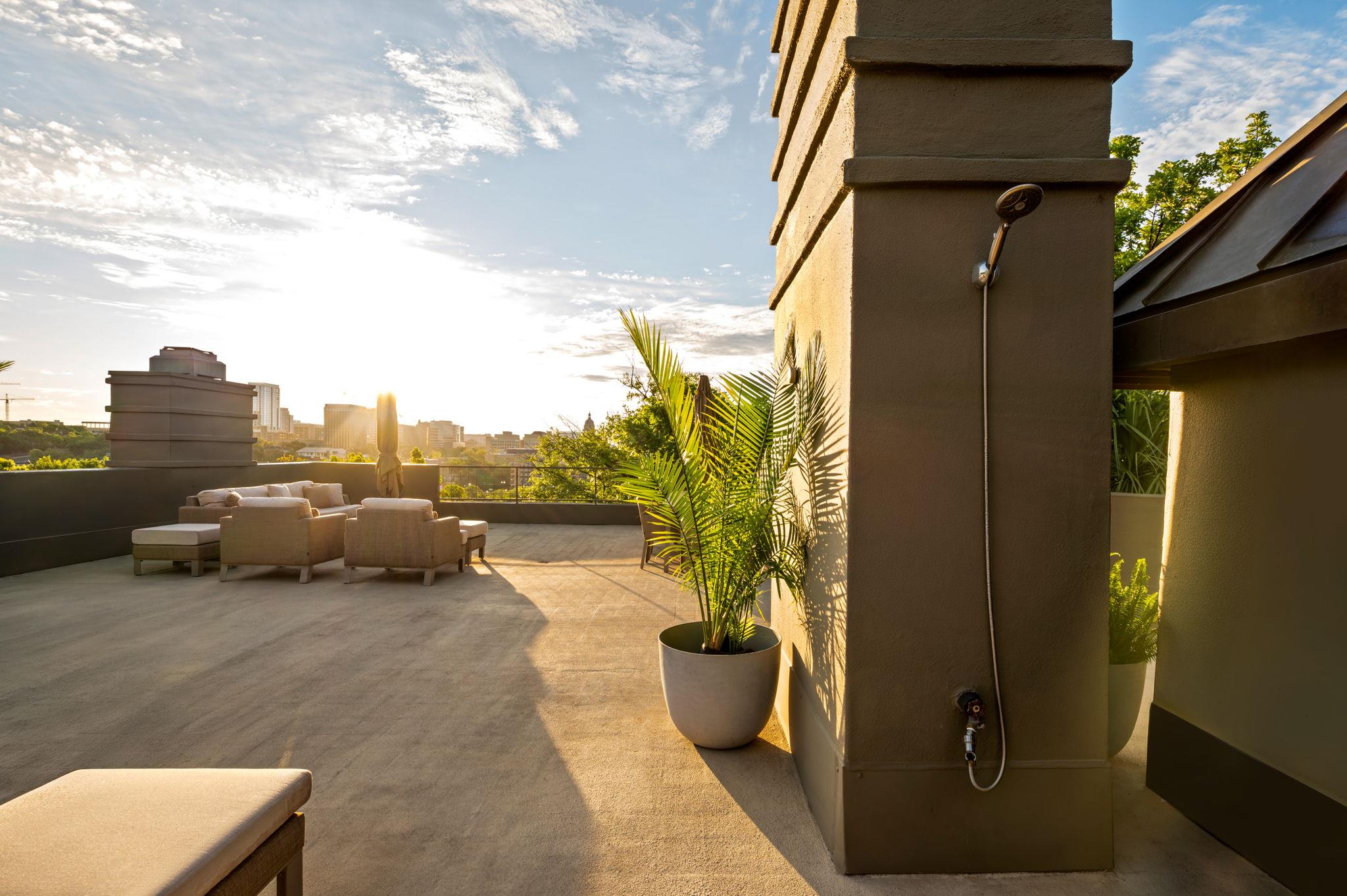 1111 W 12th St # 107, Austin, TX 78703