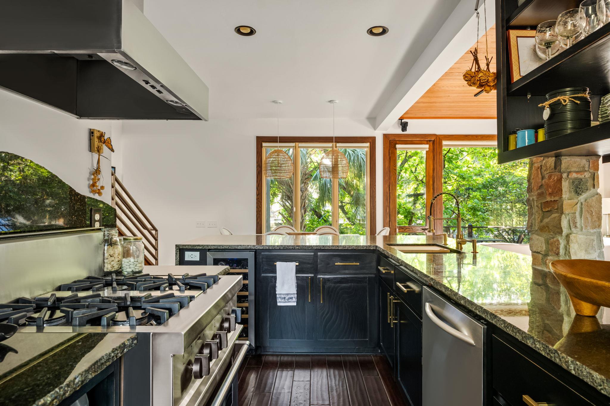 1111 W 12th St # 107, Austin, TX 78703