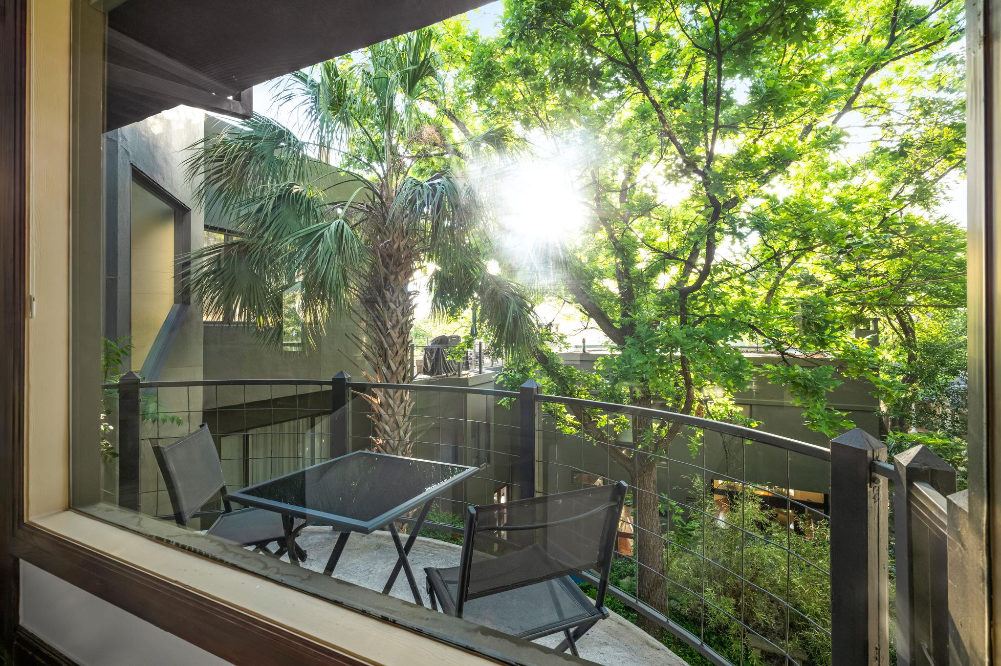 1111 W 12th St # 107, Austin, TX 78703