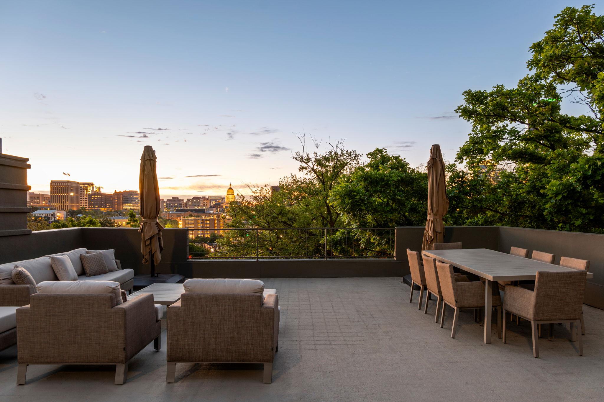 1111 W 12th St # 107, Austin, TX 78703