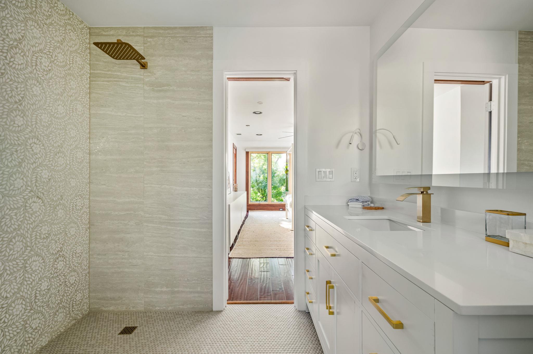 1111 W 12th St # 107, Austin, TX 78703