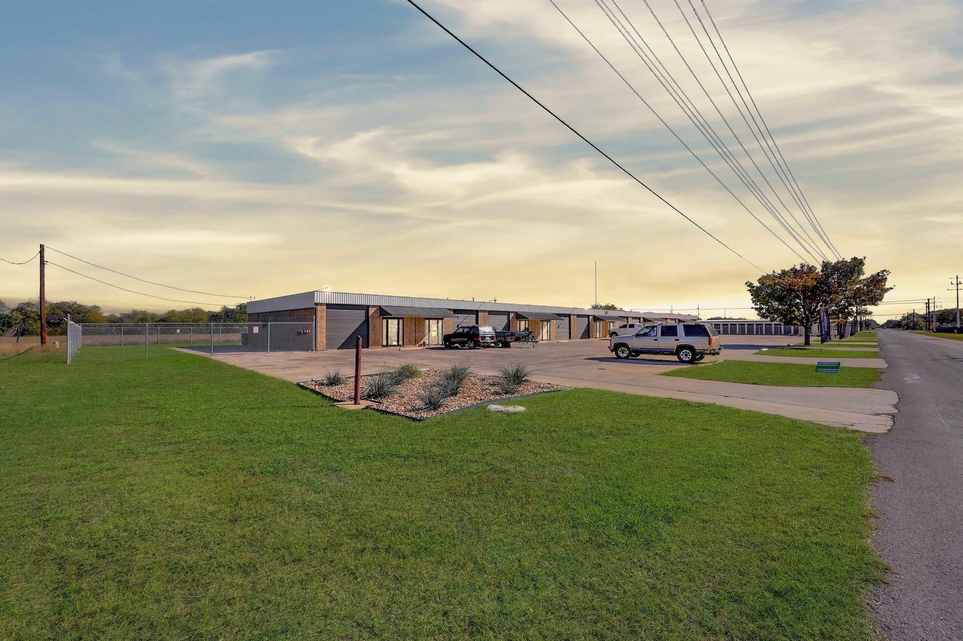 1419 Fleming Dr # Warehouse 5, Seguin, TX 78155