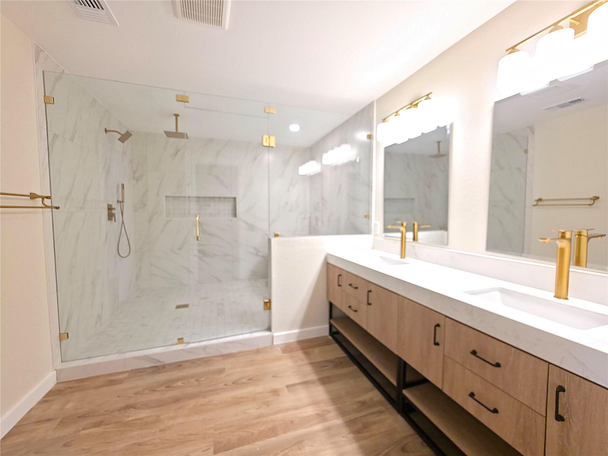 109 Cernosek Rd, La Grange, TX 78945