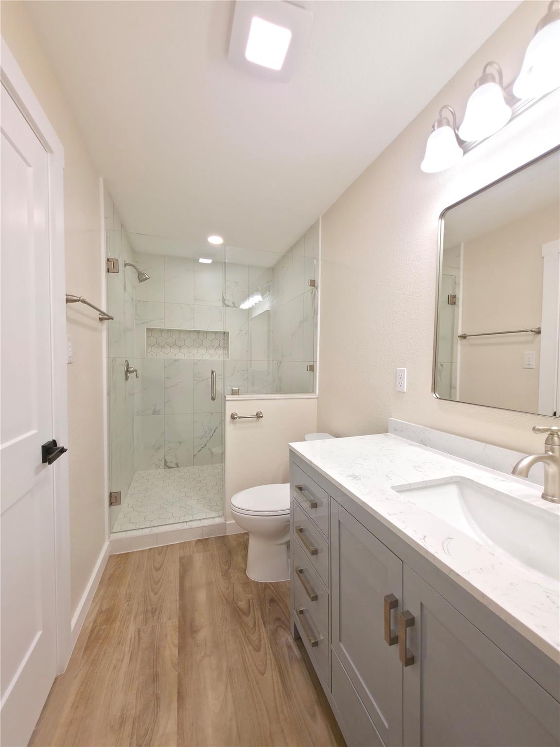 109 Cernosek Rd, La Grange, TX 78945