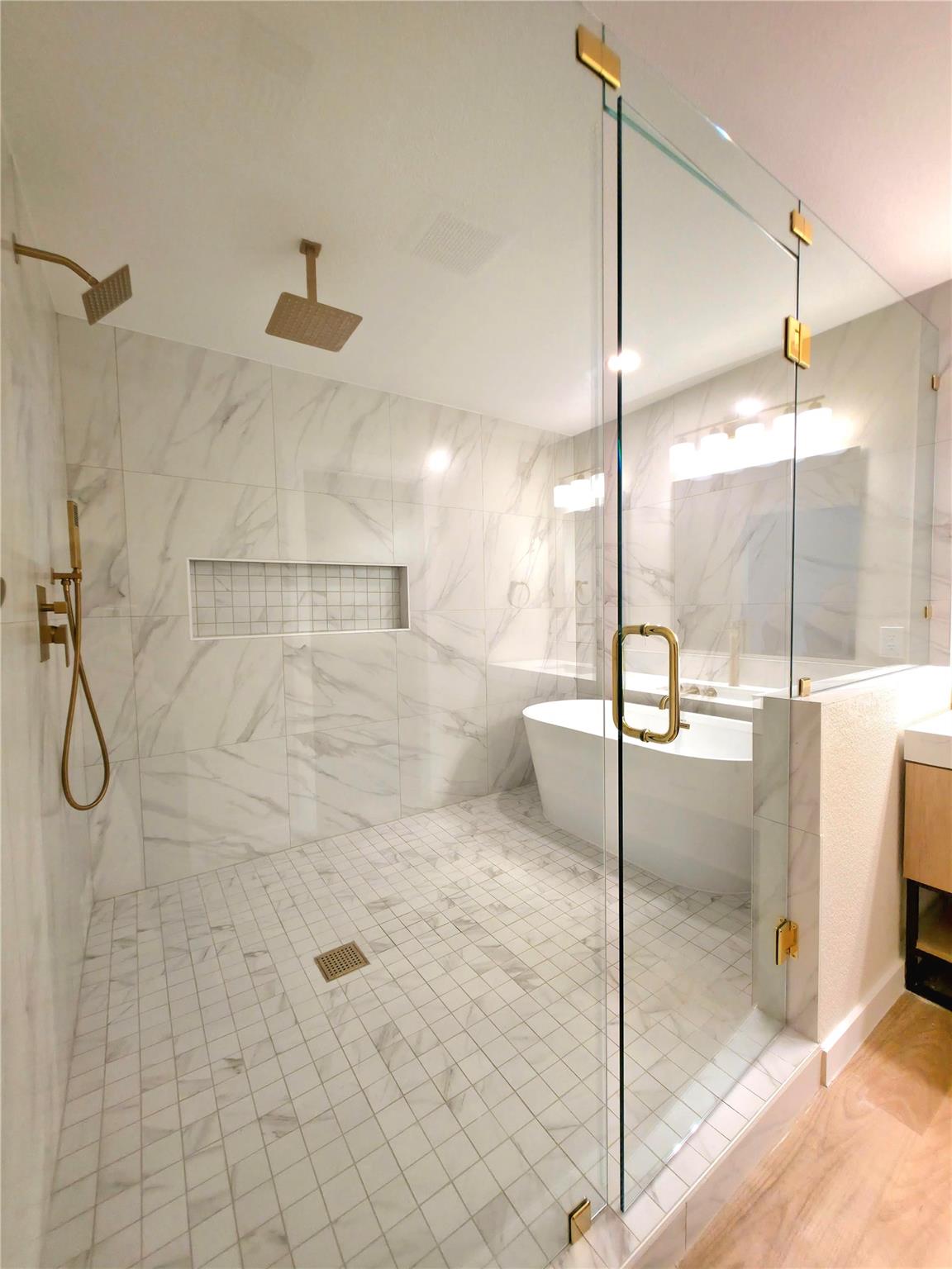 109 Cernosek Rd, La Grange, TX 78945