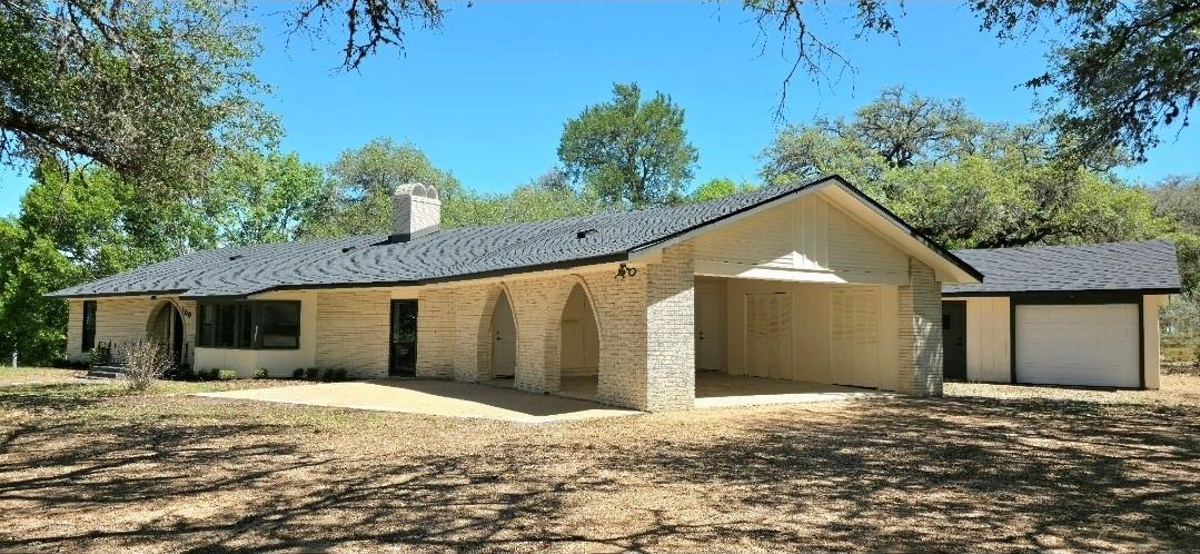 109 Cernosek Rd, La Grange, TX 78945